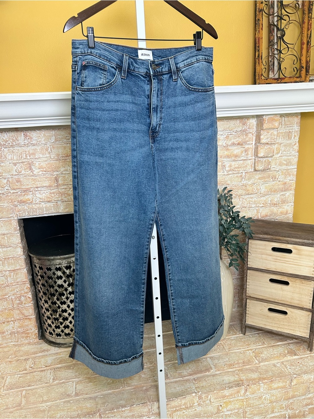 Hudson Jolene Wide Leg 3 Jeans in the Dickinson wash old money quiet luxury - Picture 3 of 16